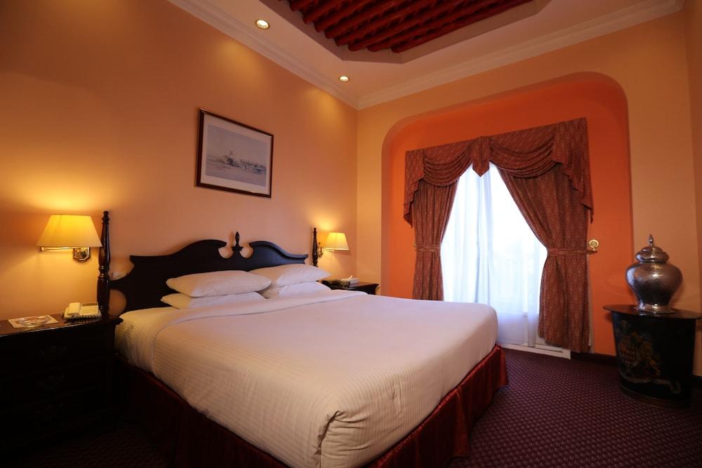 Delmon International Hotel Манама Экстерьер фото