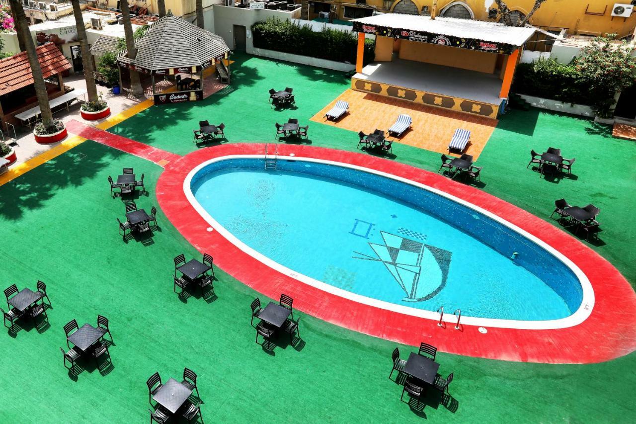 Delmon International Hotel Манама Экстерьер фото